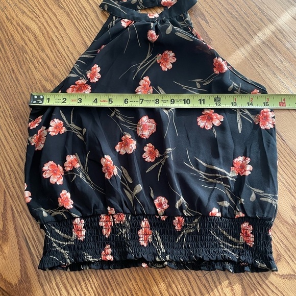 Sienna Sky Floral Crop Halter Top Size XS - Picture 5 of 6